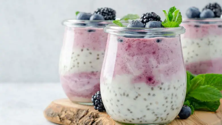 Berry Chia Seed Pudding: Superfood Elegance