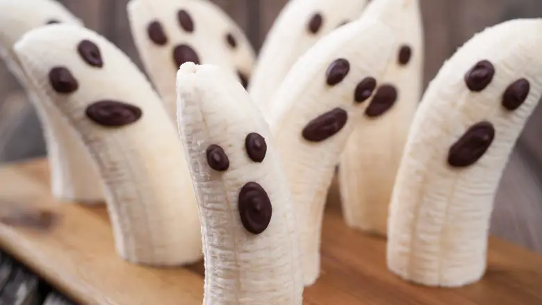 Boo-tifully Sweet: Ghostly Banana Ghost Pops