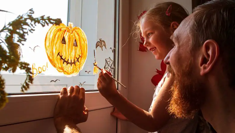 DIY Halloween Decorating Ideas for Kids #2: Pumpkin Patch Window Display