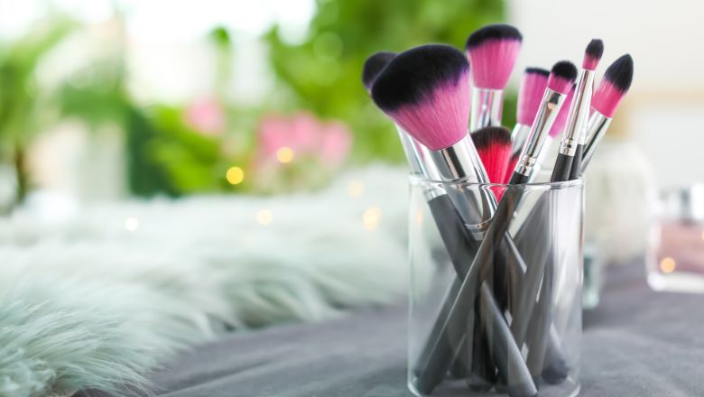 DIY Makeup Storage Idea #1: Mason Jar Makeup Brush Holder