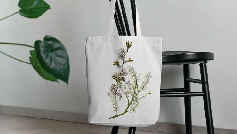 DIY No Sew Project #4: No-Sew Personalized Tote Bags