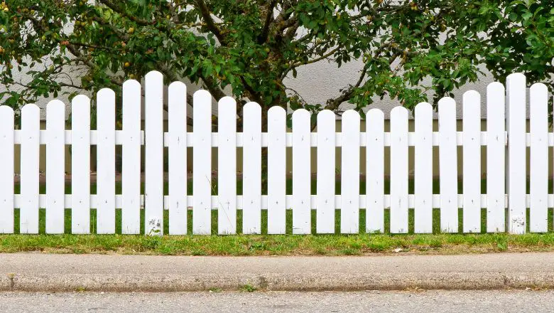 Decorative Panel Fence: Add Style and Personality to Your Garden