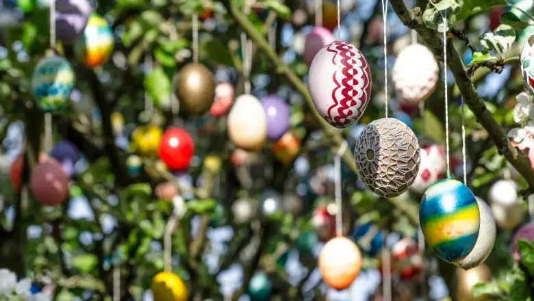 DIY Easter Decoration Home #4: Easter Egg Tree