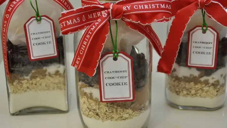 Easy Christmas Gifts in a Jar