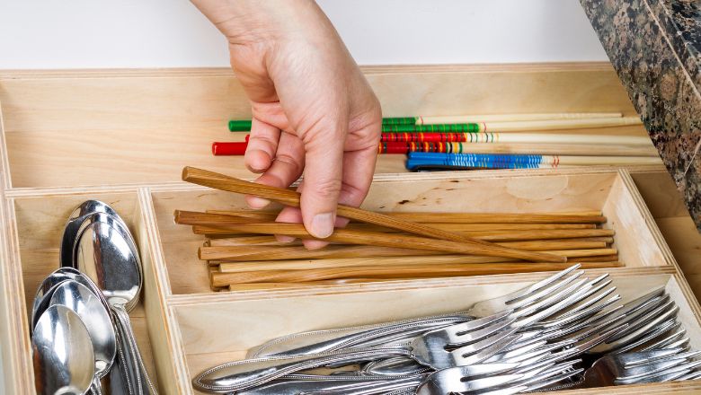 Gadget 3: Upcycled Kitchen Utensil Organizer