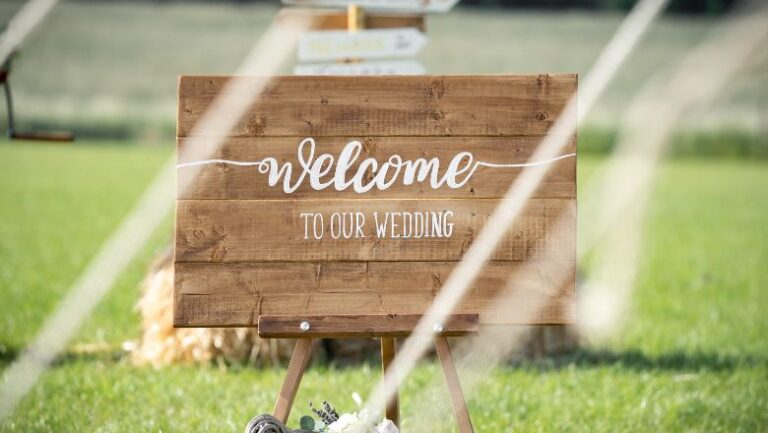5 DIY Rustic Wedding Ideas On A Budget