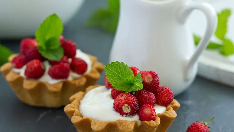 Mini Fruit Tartlets: Sweet Delights