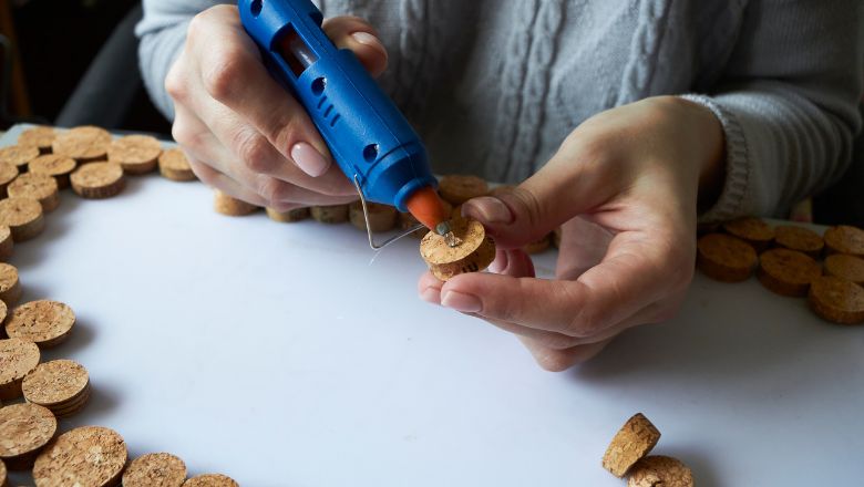 Upcycled Wine Cork Bulletin Board: Pin Your Way to Eco-Chic Organization!